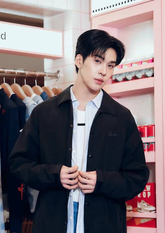 อู่อู๋ ธนภูมิ ในลุคแจ็กเก็ตแฟชั่น