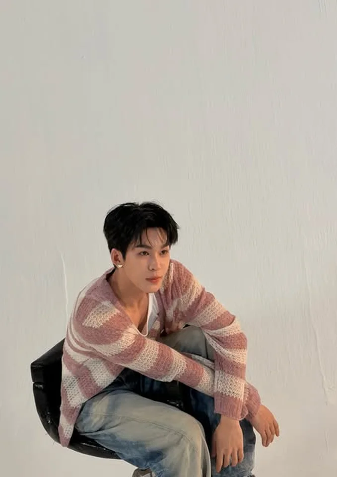 อู่อู๋ ธนภูมิ ลุคสบาย ๆ โทนอบอุ่น