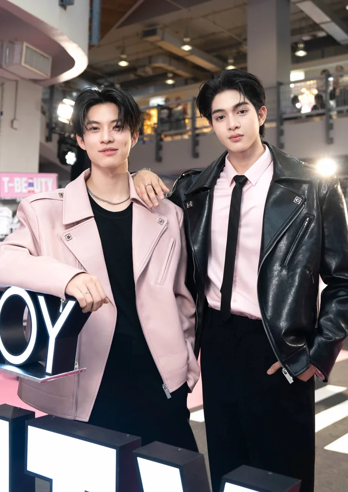 โชกุน พุทธิพงษ์ ลุคแฟชั่นแจ็กเก็ตสีชมพู