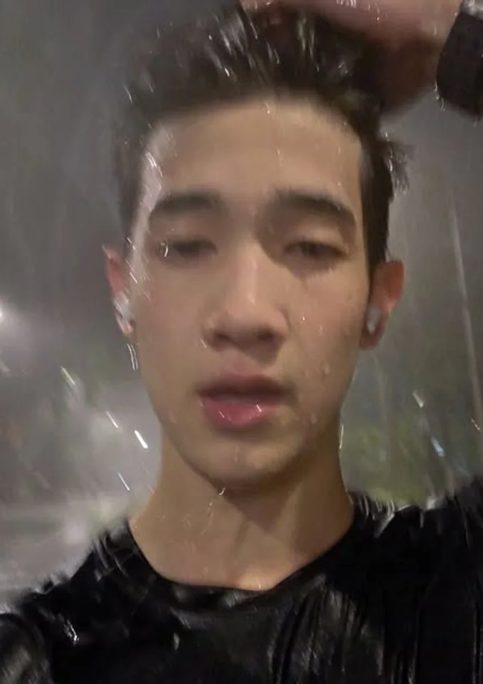 โปรเกรส ภาสวิชญ์ ภาพพอร์ตเทรตลุคสบาย