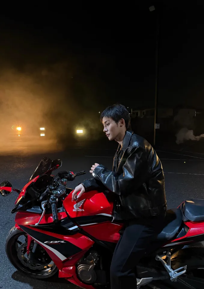 เลโก้ รพีพงศ์ นักร้องและนักแสดง ภาพโปรไฟล์ 05